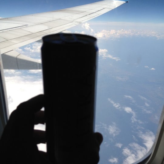 красивое небо. красивые облака. Above air. Plane tumbler. Above air.