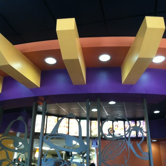 Taco Bell 320 E Wooster St