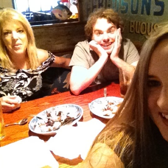 Photo taken at Red Lobster by Nina S. on 5/6/2012