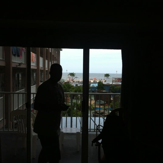 Foto diambil di Flagship Oceanfront Hotel oleh Severian K. pada 7/15/2012