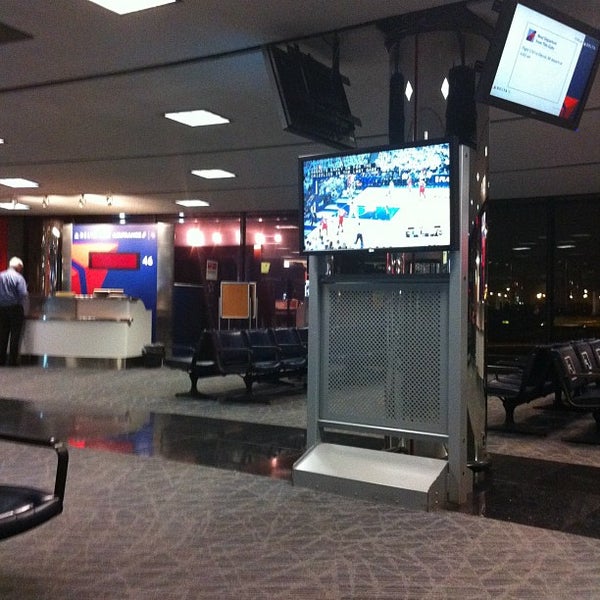 Gate B47 Puerta de embarque del aeropuerto en Newark Airport and Port Newark