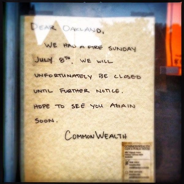 7/12/2012にOscar V.がCommonwealth Cafe and Pubで撮った写真