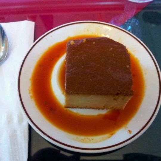 Foto tomada en Emelina&#39;s Peruvian Restaurant  por Charsizzle el 8/1/2012