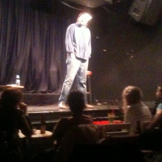 Foto scattata a Old City Comedy Club da Dundar S. il 4/14/2012