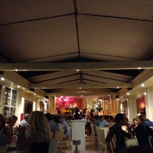 Foto scattata a Aretusa Restaurant da Mireia R. il 8/14/2012