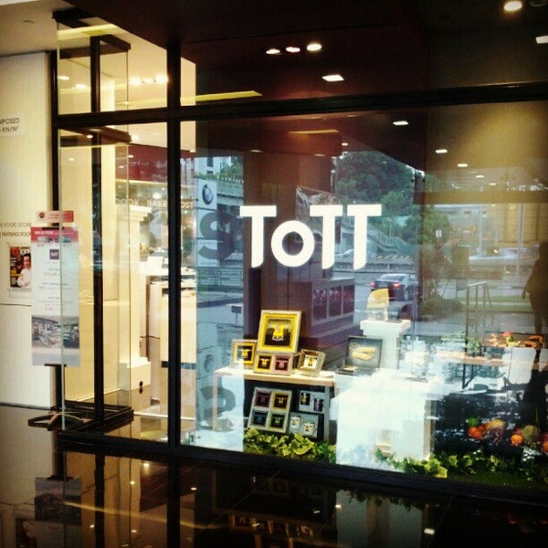 Foto diambil di ToTT Store oleh Jose Luis M. pada 6/12/2012
