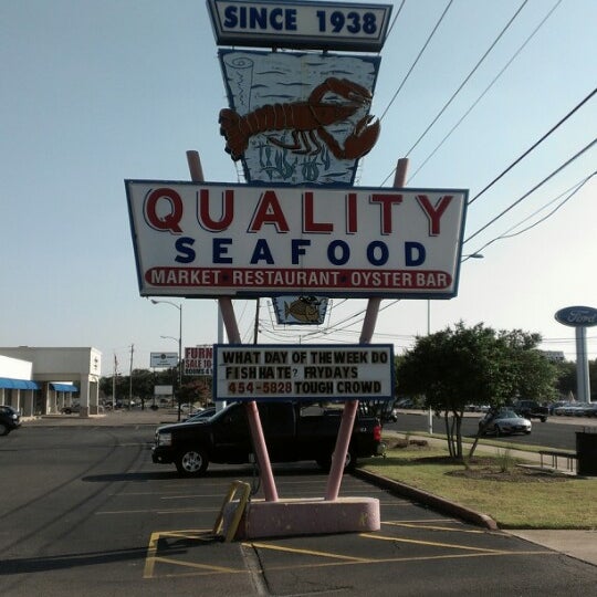 Das Foto wurde bei Quality Seafood Market von Samuel Y. am 6/25/2012 aufgenommen
