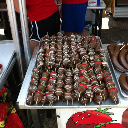 Long Grove Strawberry Festival (Now Closed) Arts and Entertainment in