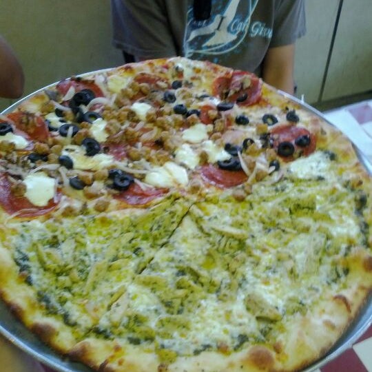 Photo taken at Mamma&#39;s Brick Oven Pizza by Thomas S. on 5/18/2012