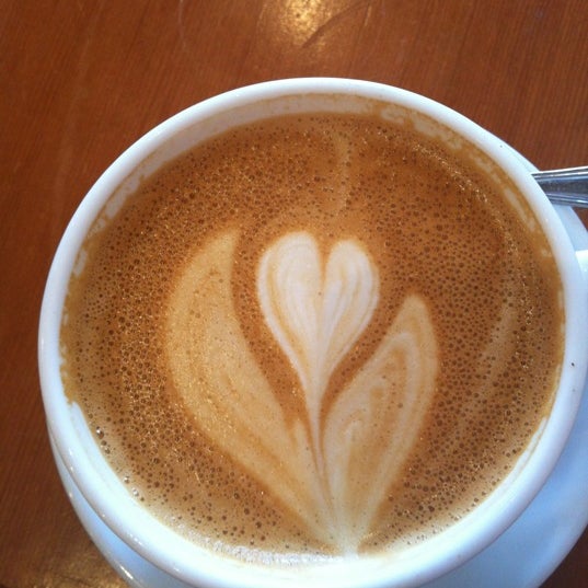 Foto tirada no(a) Bru Coffeebar por Shannon L. em 5/26/2012