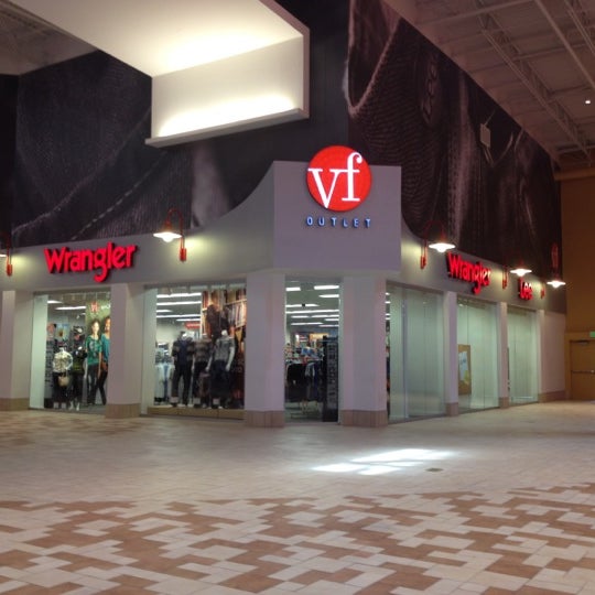 Photo taken at VF Outlet by Lizzie R. on 8/12/2012