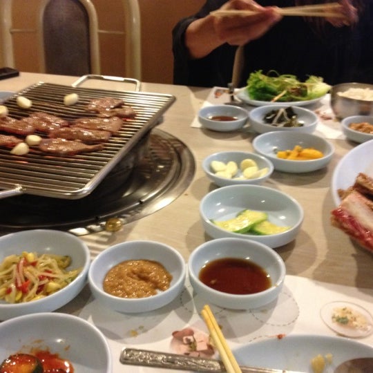 Foto diambil di Woo Chon Korean BBQ Restaurant oleh James L. pada 8/25/2012