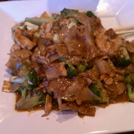 Foto scattata a Thai Chili Cuisine da Dave B. il 7/13/2012