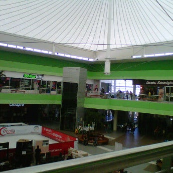 Das Foto wurde bei Centro Comercial Plaza Mundo von Julio César S. am 3/3/2012 aufgenommen
