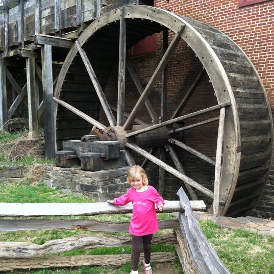 รูปภาพถ่ายที่ Colvin Run Mill โดย Mark J. เมื่อ 3/18/2012