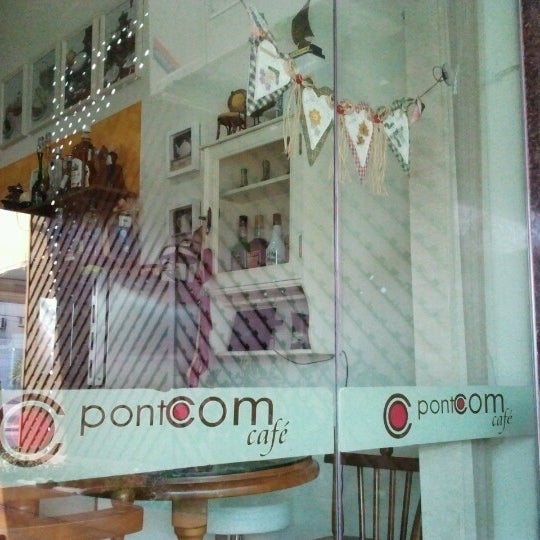 รูปภาพถ่ายที่ Ponto Com Cafeteria โดย Paulo M. เมื่อ 8/12/2012