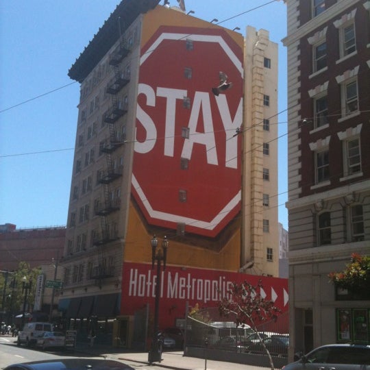รูปภาพถ่ายที่ Hotel Metropolis โดย Richard W. เมื่อ 6/28/2012