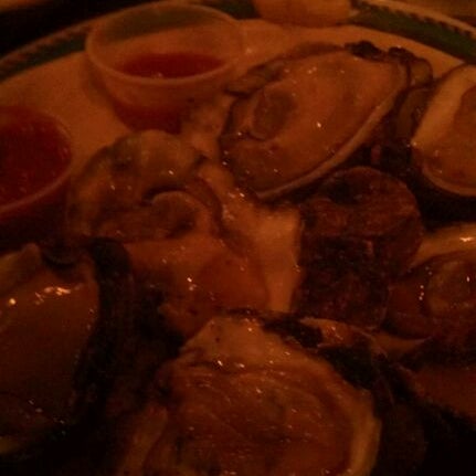 Снимок сделан в Captain Ratty&#39;s Seafood Restaurant пользователем Nil B. 2/23/2012