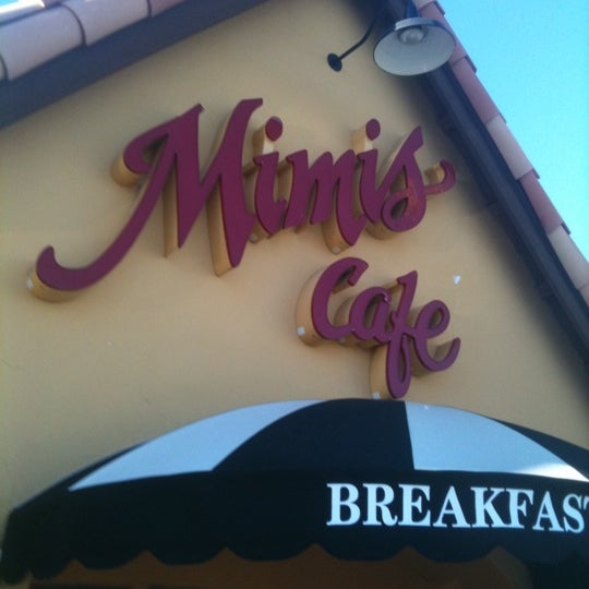 Foto scattata a Mimi&#39;s Cafe da Michael C. il 8/2/2012