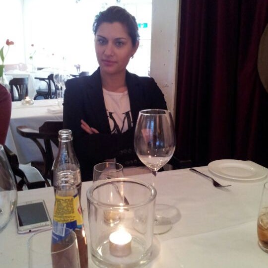 Foto tomada en L&#39;invité le Restaurant  por Louise O. el 4/22/2012