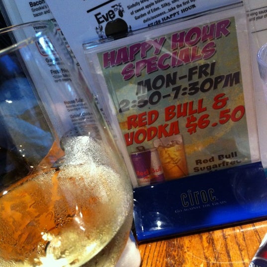 5/11/2012にChuck M.がSnookie&#39;s Bar &amp; Grillで撮った写真