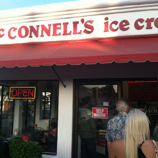 Photo taken at Mission Street Ice Cream and Yogurt - Featuring McConnell&#39;s Fine Ice Creams by Mimi N. on 6/3/2012