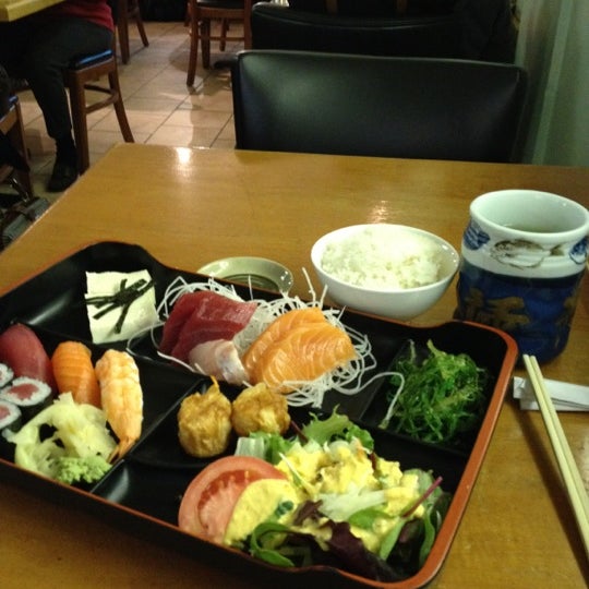 Photo taken at Takemura Japanese Restaurant by Jenny C. on 3/30/2012