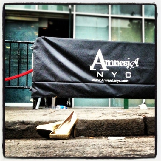 Foto tomada en Amnesia NYC  por Jerry B. el 5/6/2012