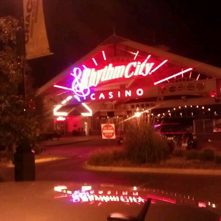 Foto tomada en Rhythm City Casino  por Sandi M. el 8/16/2012