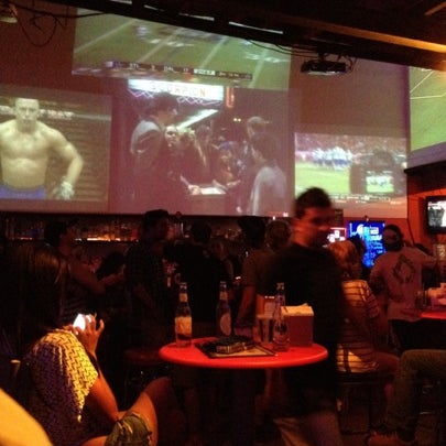Foto tirada no(a) Sharky&#39;s Sports Bar por 🇵🇭 Jac 🇨🇷 em 8/26/2012