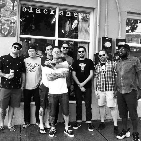 รูปภาพถ่ายที่ Black Sheep โดย Larry L. เมื่อ 8/11/2012