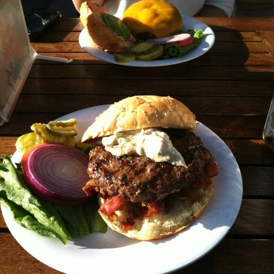 Снимок сделан в 67 Burger пользователем E.O. 4/8/2012