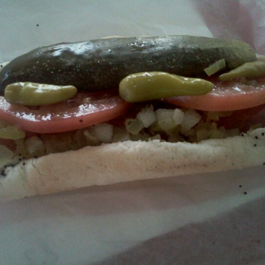 Foto tomada en Wholly Joe&#39;s Chicago Eatery  por marty q. el 3/20/2012