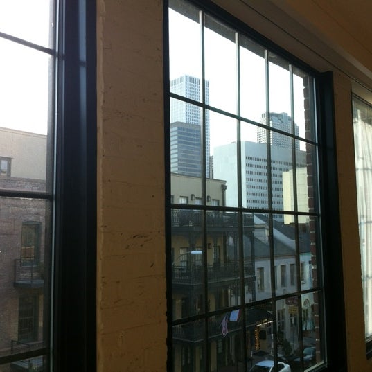 6/24/2012 tarihinde Jake W.ziyaretçi tarafından Renaissance New Orleans Arts Warehouse District Hotel'de çekilen fotoğraf