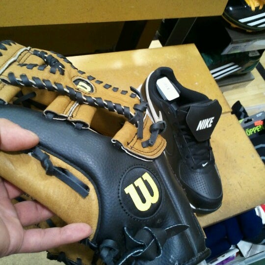 DICK'S Sporting Goods Sporting Goods Retail in Ontario