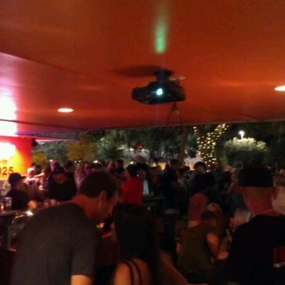 Foto tomada en The Rack Sushi Bar &amp; Billiards Lounge  por DJ NV el 7/22/2012