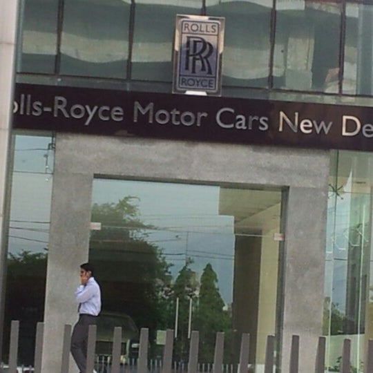 RollsRoyce Cars Price 2023  Check Images Showrooms  Specs in India