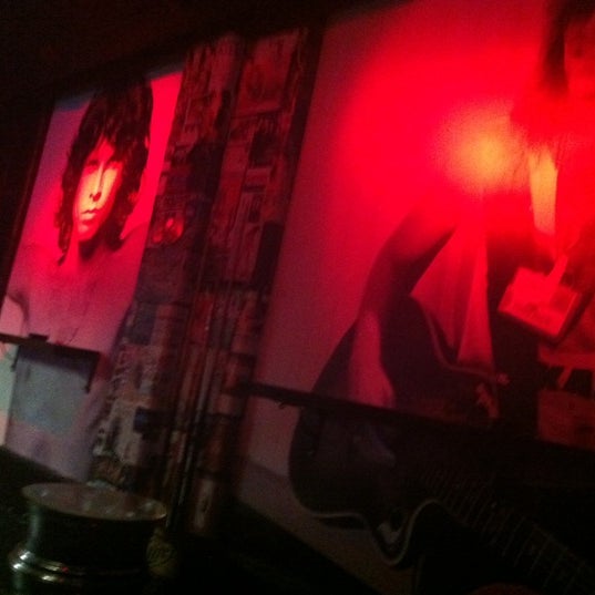 Foto tirada no(a) The Rock Shop Bar por Alexis C. em 4/30/2012