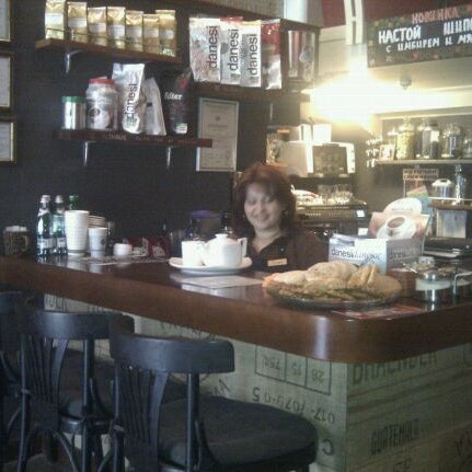 รูปภาพถ่ายที่ Caffeine โดย Катючча 🐾 เมื่อ 4/6/2012