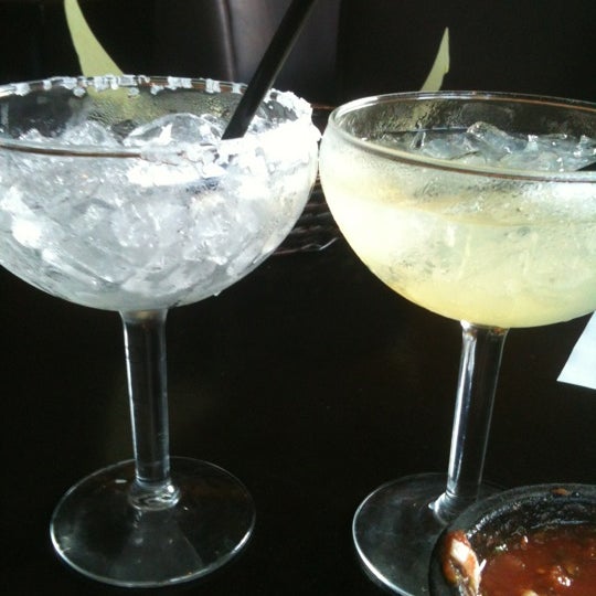 9/11/2012 tarihinde Nadim B.ziyaretçi tarafından Tequilas Cantina and Grill'de çekilen fotoğraf