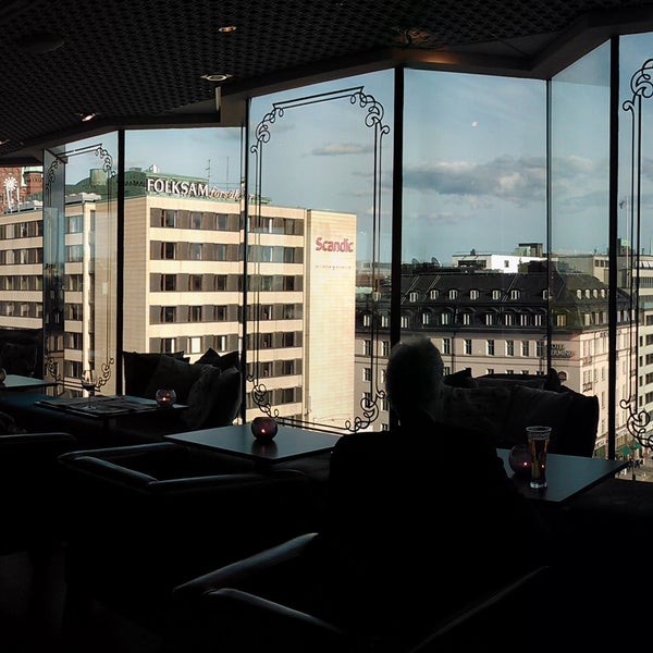 Photo taken at SKYBAR by Juho R. on 5/6/2012