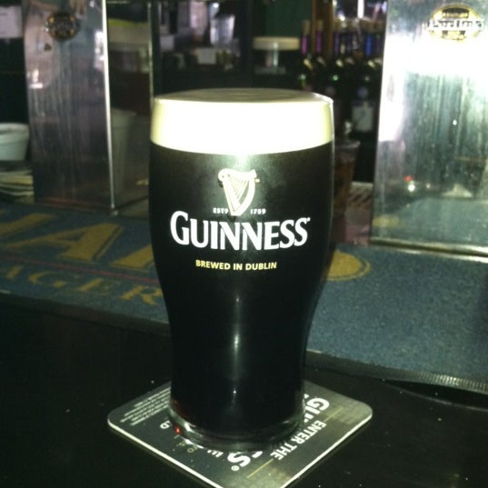 Photo taken at Flanagans Irish Pub by David E. on 2/25/2012