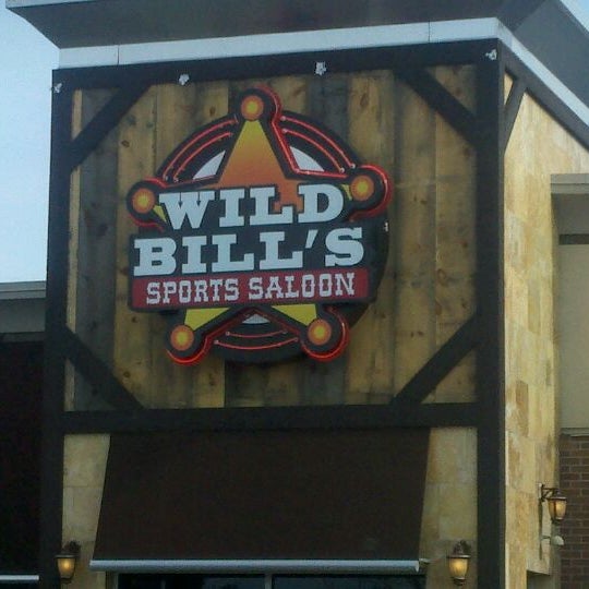 Снимок сделан в Wild Bills Sports Saloon пользователем Mark R. 2/20/2012