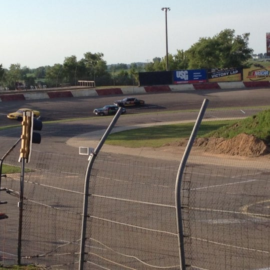6/24/2012에 Bridget J.님이 Elko Speedway에서 찍은 사진