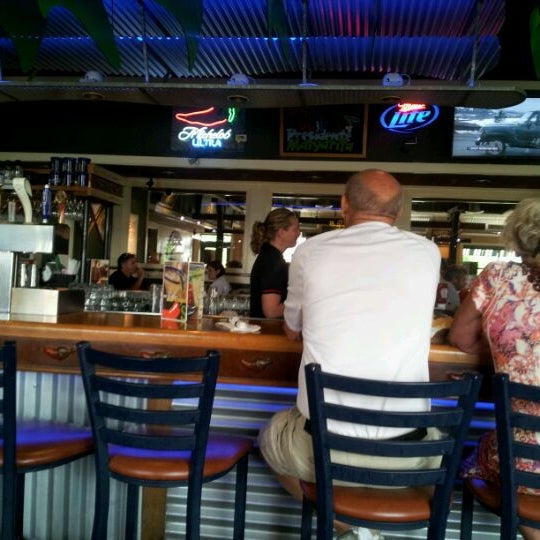 Photo taken at Chili&#39;s Grill &amp; Bar by Mike W. on 5/27/2012