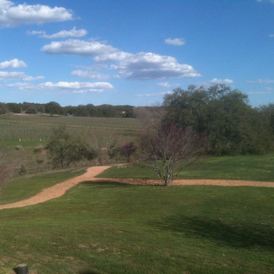3/3/2012 tarihinde Eric T.ziyaretçi tarafından Flat Creek Estate Winery &amp; Vineyard'de çekilen fotoğraf