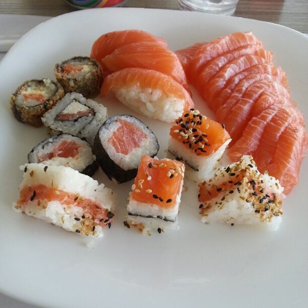 Снимок сделан в Taiko Sushi Bar пользователем Erick A. 9/8/2012