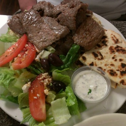 Photo prise au Prince Lebanese Grill par Stephanie ☕🌿 le9/9/2012