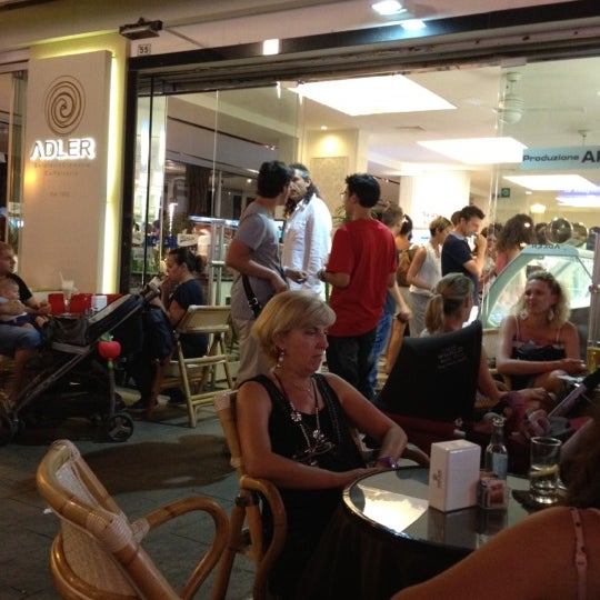 รูปภาพถ่ายที่ Gelateria Adler โดย Giorgio G. เมื่อ 6/23/2012