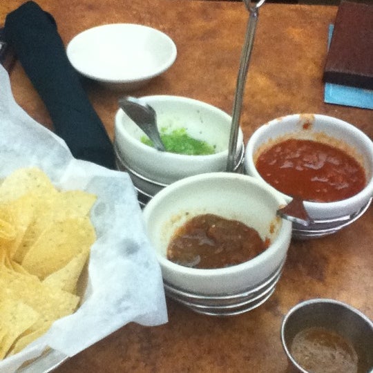 Снимок сделан в Abuelo&#39;s Mexican Restaurant пользователем Noah G. 7/28/2012